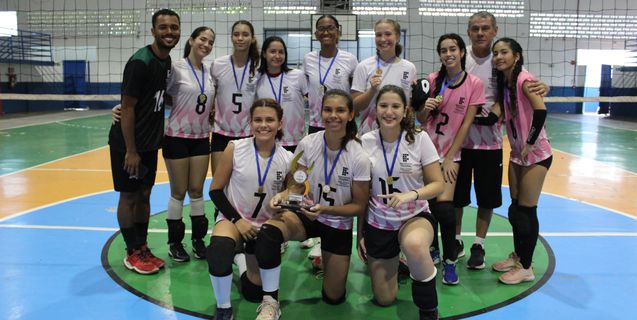Time de vôlei feminino do IFMT Rondonópolis conquista troféu de ouro nos Jogos Escolares